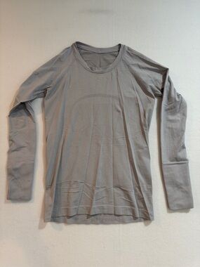 lululemon athletica Long Sleeve Top in Light Gray